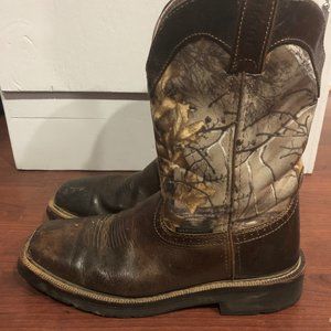 Men's Justin  Camo Boot Size 8.5 D  Square toe